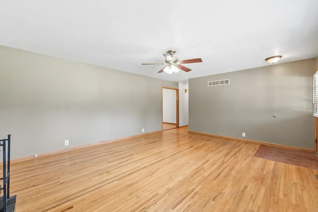5700 E Perryton Bel Aire KS 67220