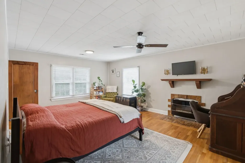 314 E 2nd Street Newton KS 67114