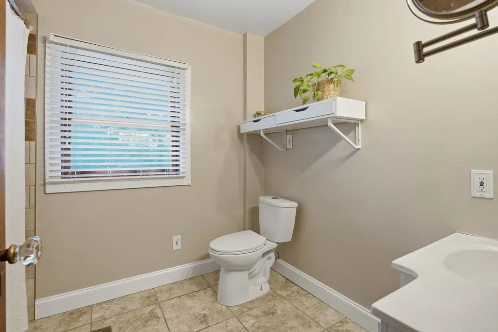 314 E 2nd Street Newton KS 67114