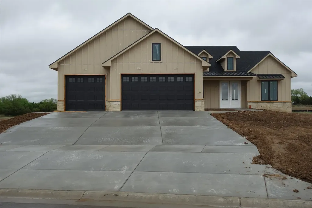 1631 Diamond Circle Mulvane KS 67110