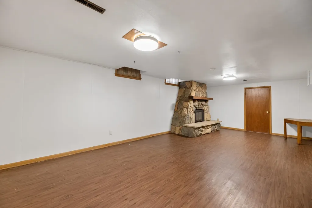 1406 N Lynnhurst Avenue Wichita KS 67212