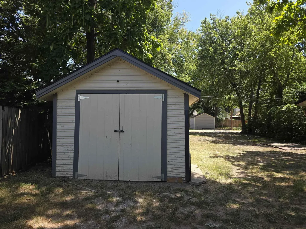 2026 N Arkansas Avenue Wichita KS 67203