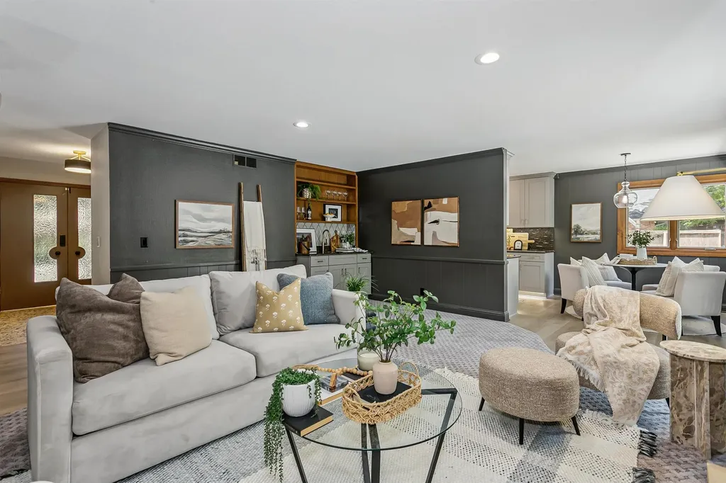 328 N Hampton Wichita KS 67206