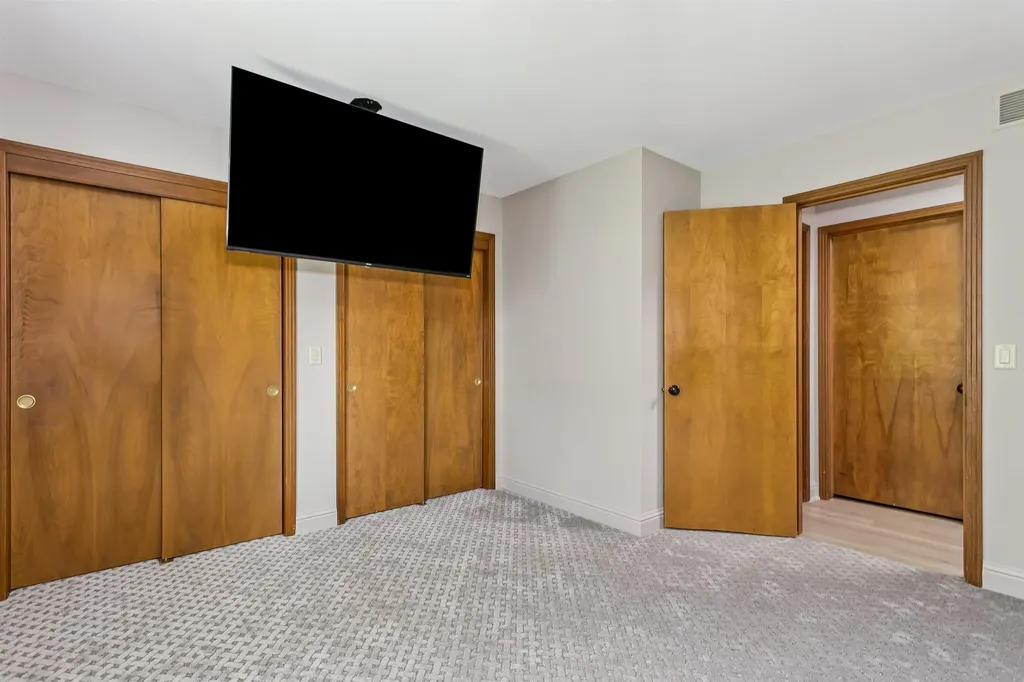 328 N Hampton Wichita KS 67206