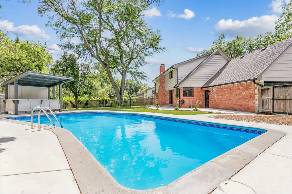 328 N Hampton Wichita KS 67206