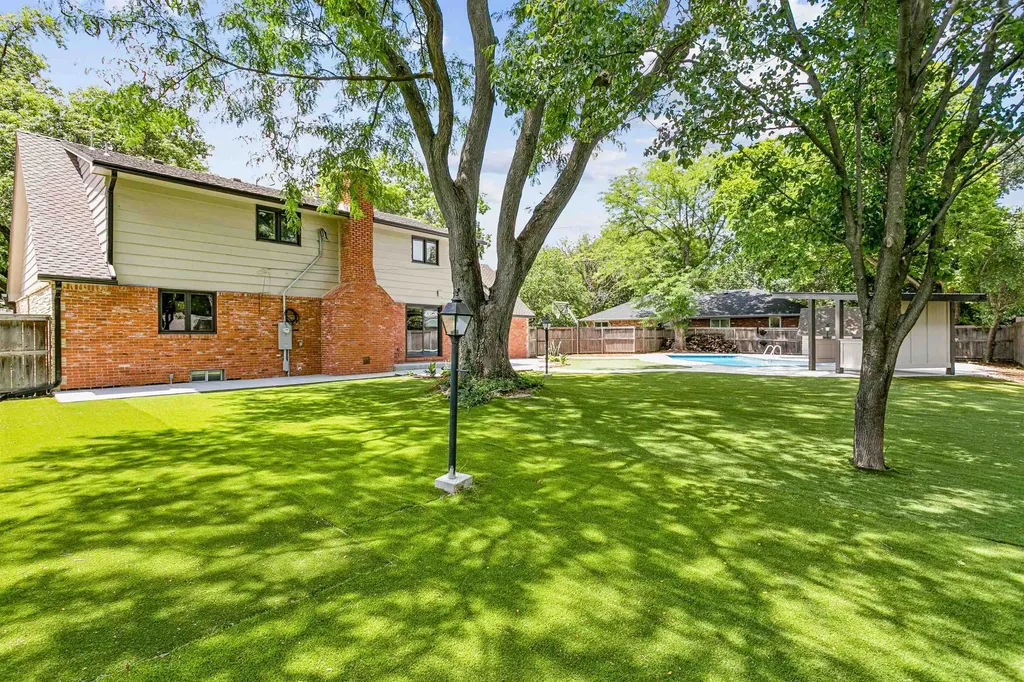 328 N Hampton Wichita KS 67206