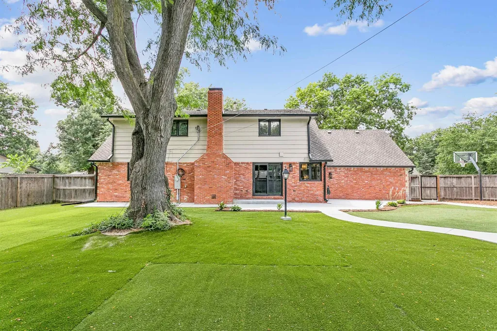 328 N Hampton Wichita KS 67206