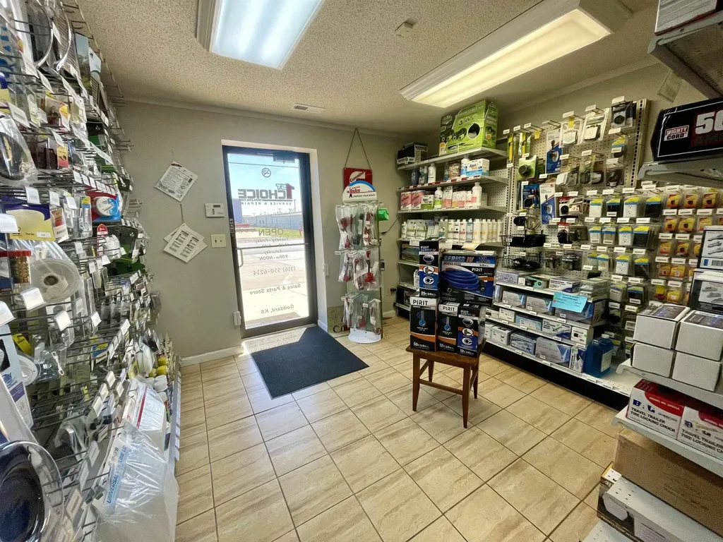 402 E Industrial Street Goddard KS 67052