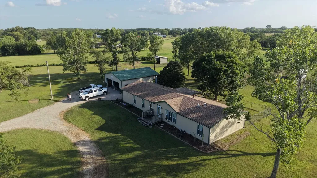 10131 SW Eagle Road Augusta KS 67010-7907