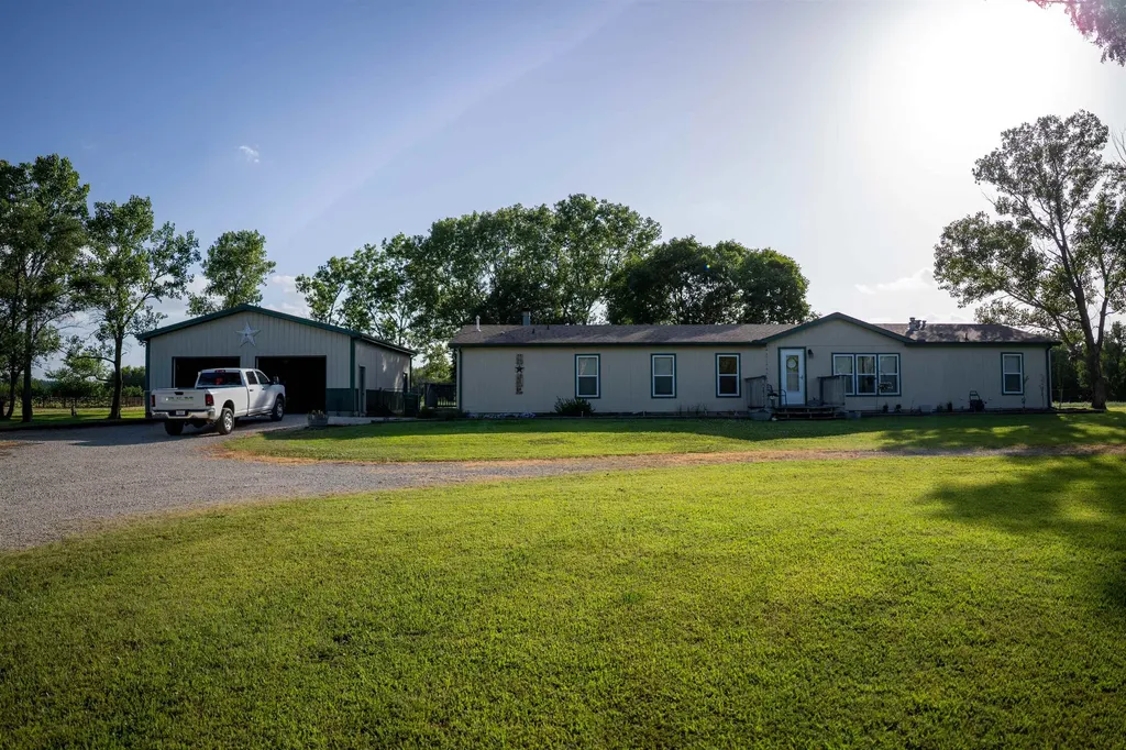 10131 SW Eagle Road Augusta KS 67010-7907