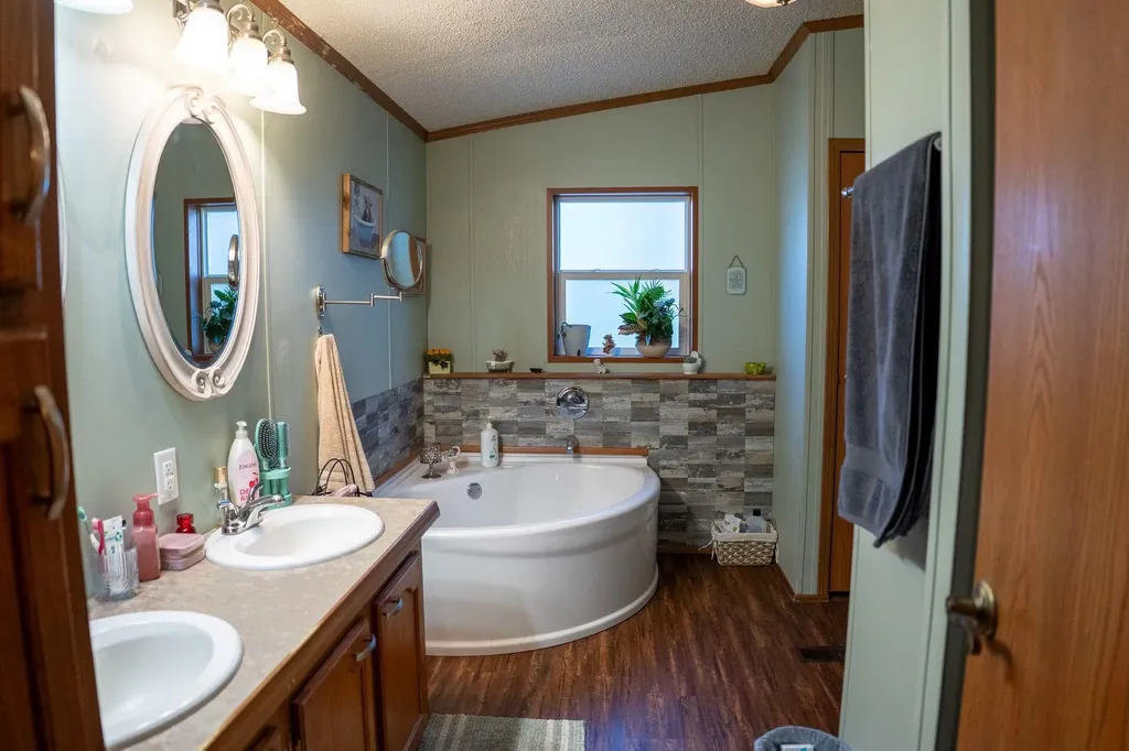 10131 SW Eagle Road Augusta KS 67010-7907