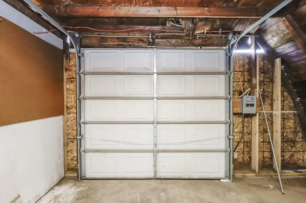201 W Silknitter Rose Hill KS 67133