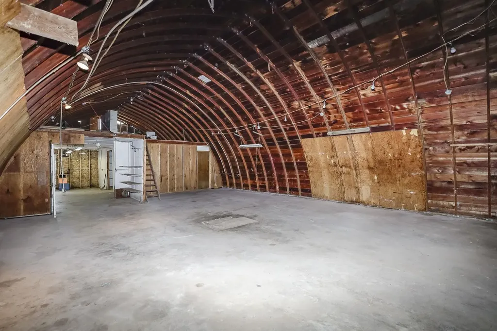 201 W Silknitter Rose Hill KS 67133