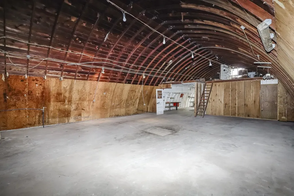 201 W Silknitter Rose Hill KS 67133