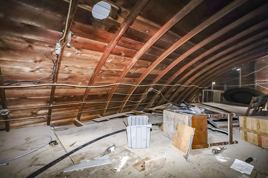 201 W Silknitter Rose Hill KS 67133