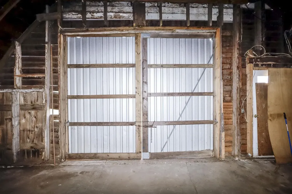 201 W Silknitter Rose Hill KS 67133