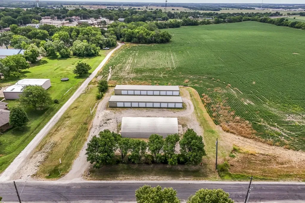201 W Silknitter Rose Hill KS 67133