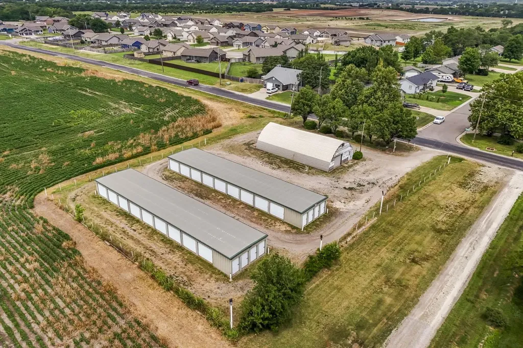 201 W Silknitter Rose Hill KS 67133