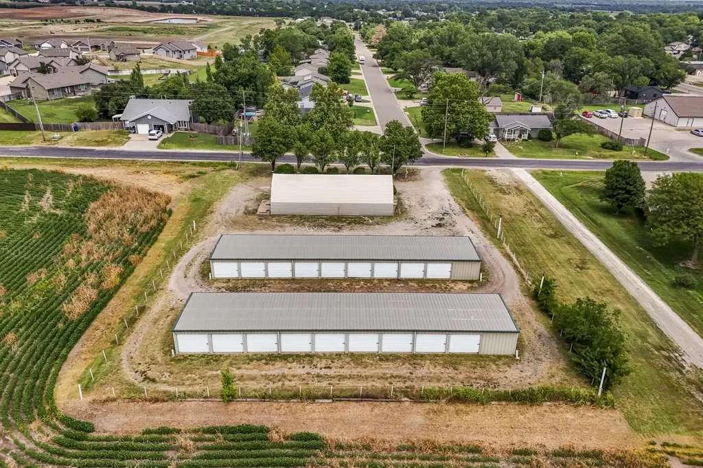 201 W Silknitter Rose Hill KS 67133