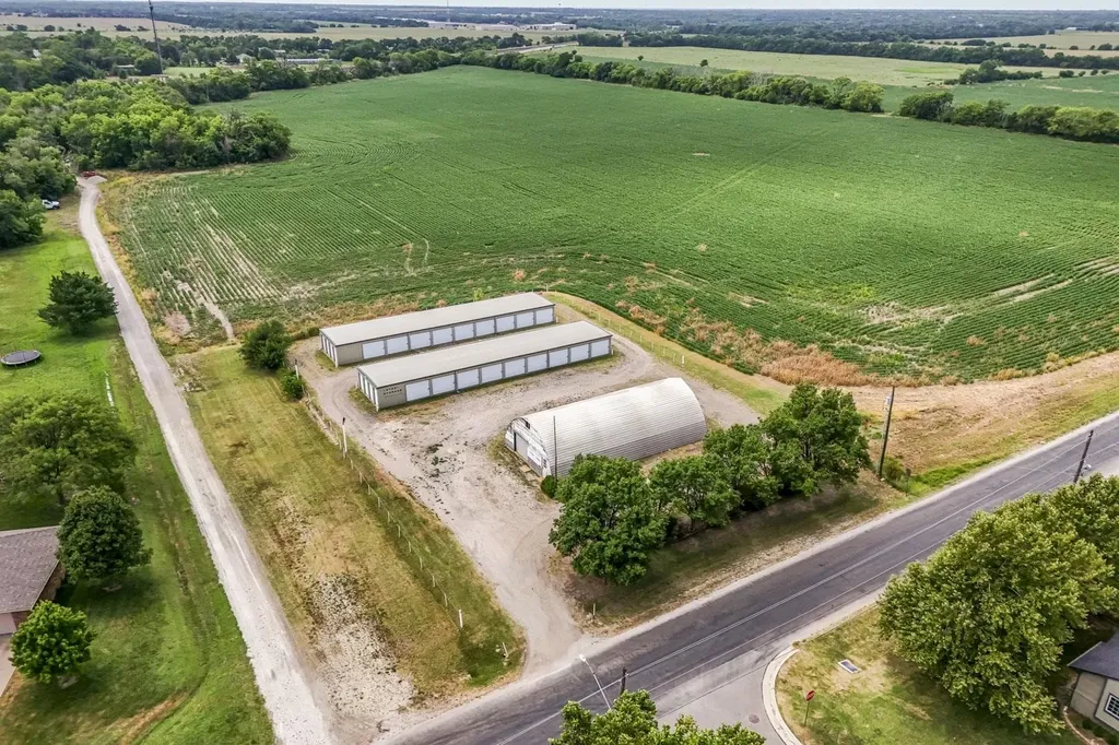 201 W Silknitter Rose Hill KS 67133