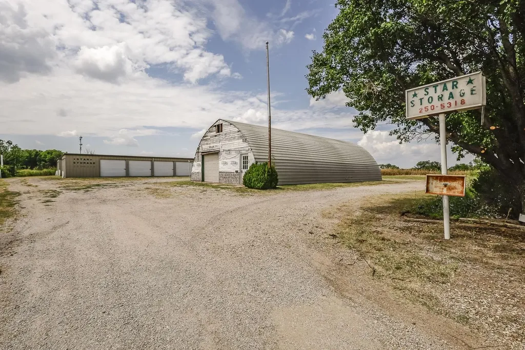 201 W Silknitter Rose Hill KS 67133