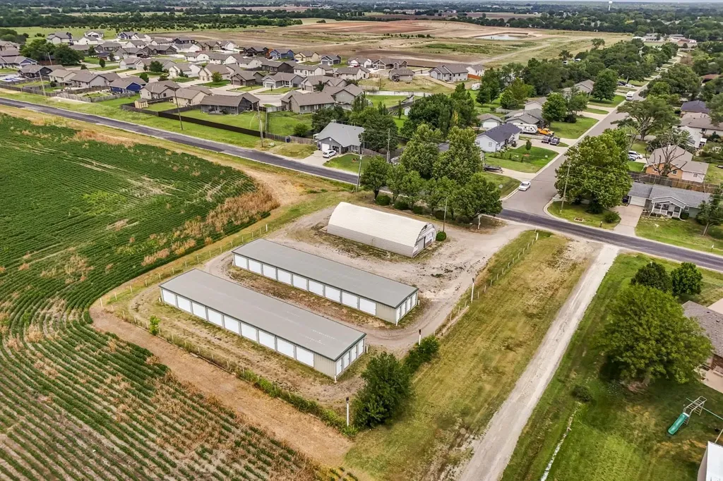 201 W Silknitter Rose Hill KS 67133
