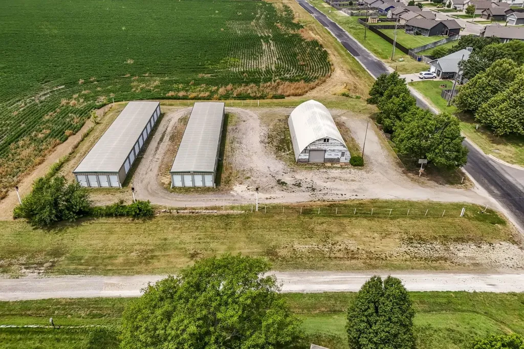 201 W Silknitter Rose Hill KS 67133