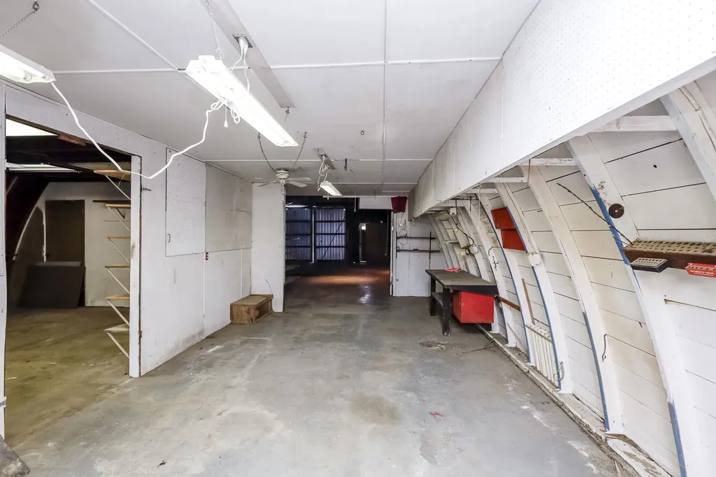201 W Silknitter Rose Hill KS 67133