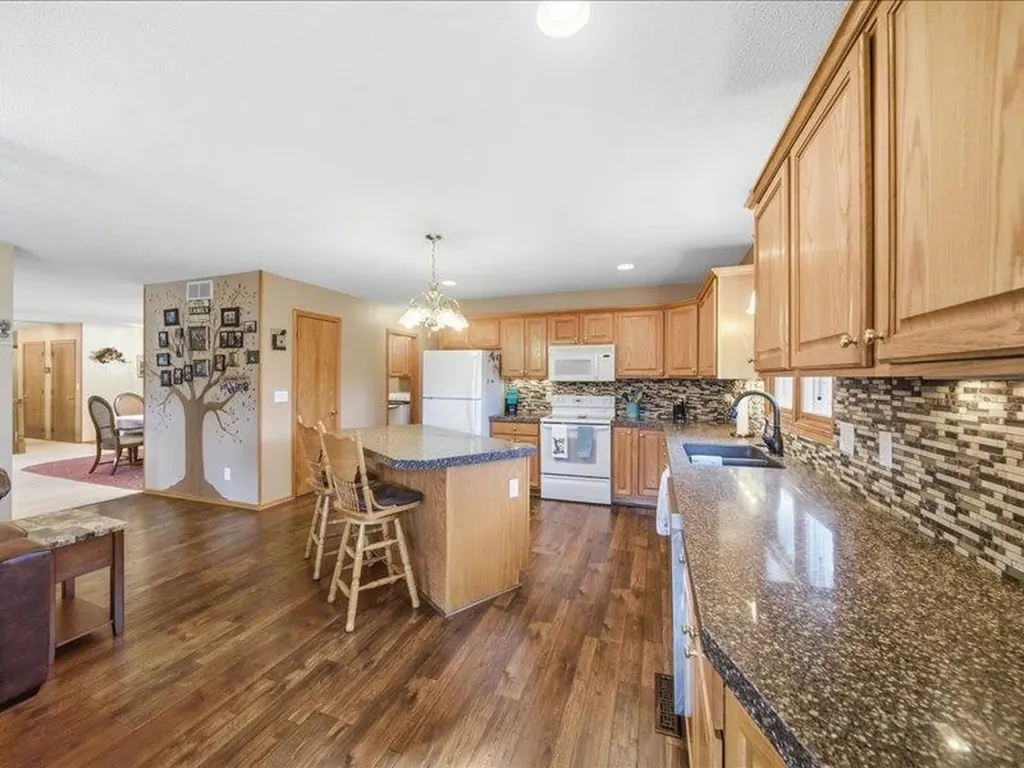 1401 E 93rd Street N Park City KS 67147