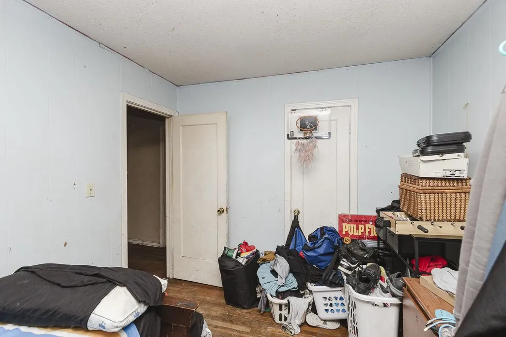 739 S Crestway Wichita KS 67218