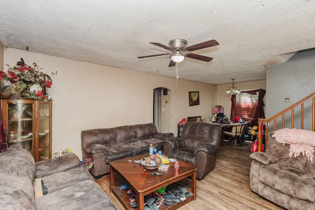 739 S Crestway Wichita KS 67218