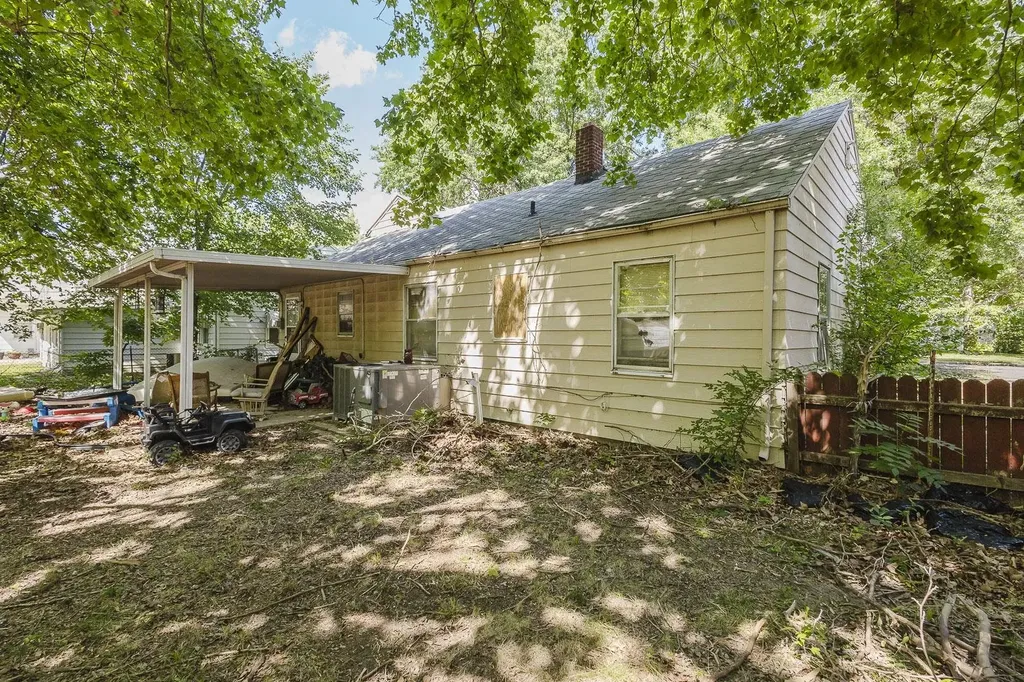 739 S Crestway Wichita KS 67218