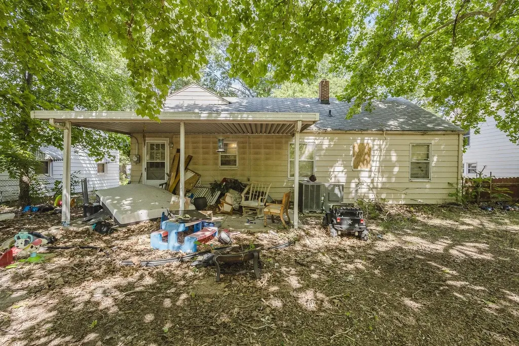 739 S Crestway Wichita KS 67218