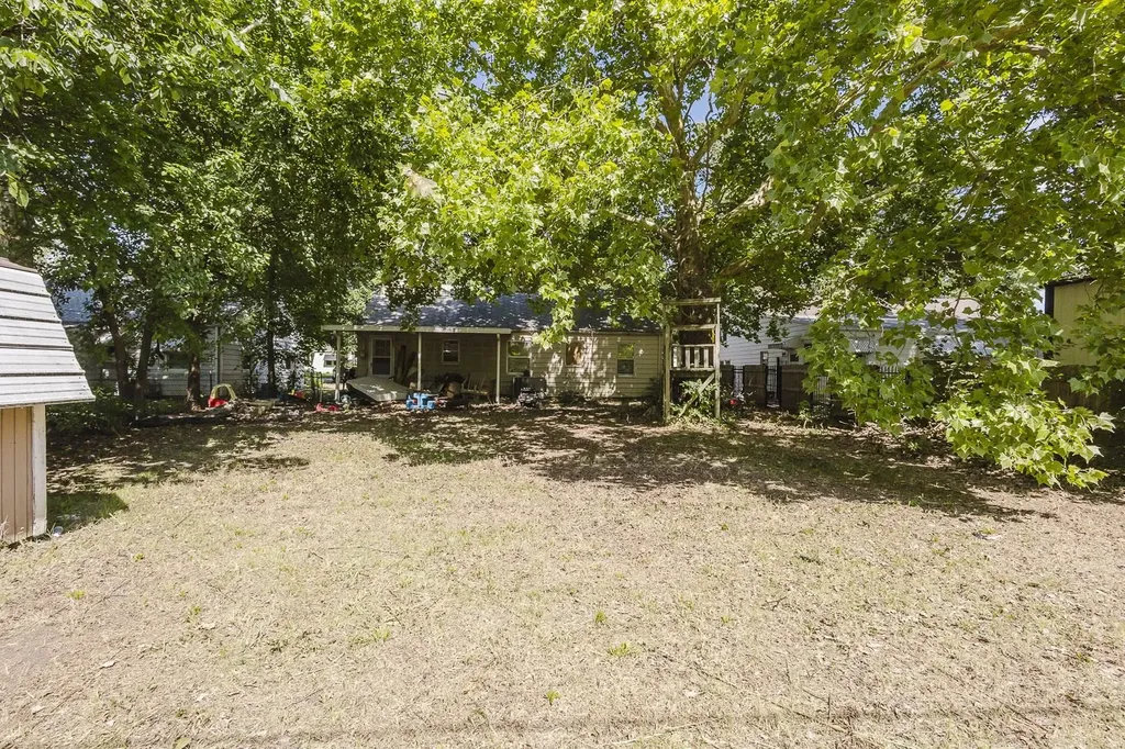 739 S Crestway Wichita KS 67218