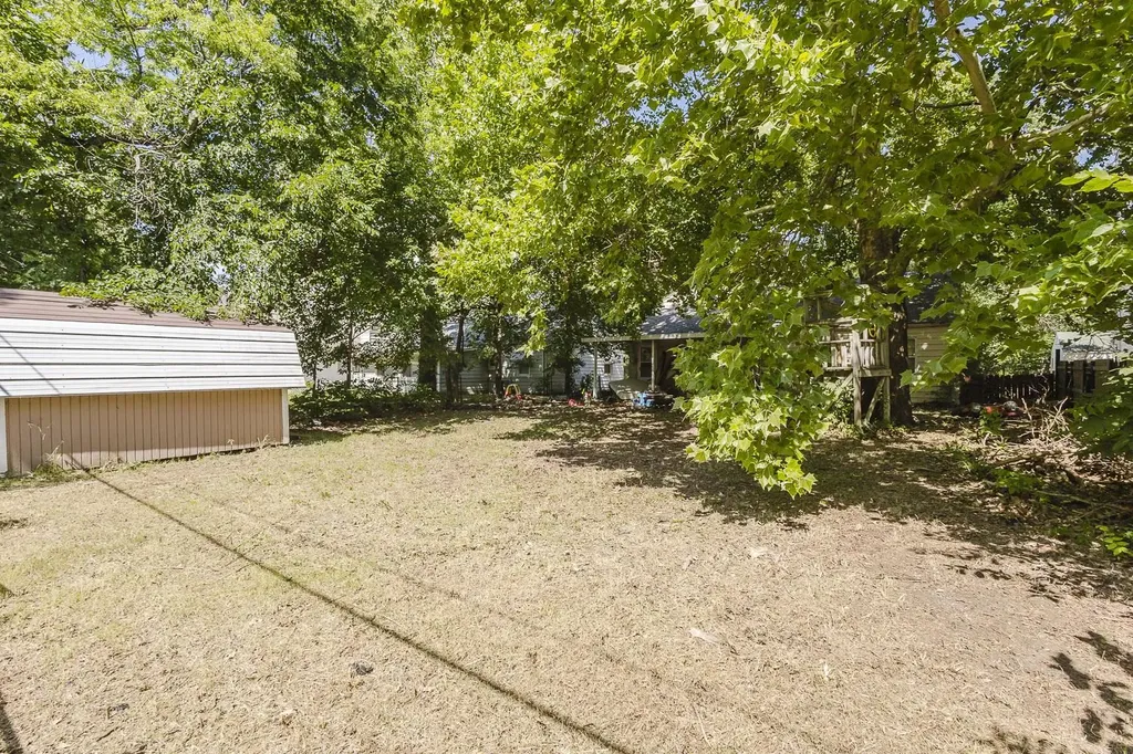 739 S Crestway Wichita KS 67218
