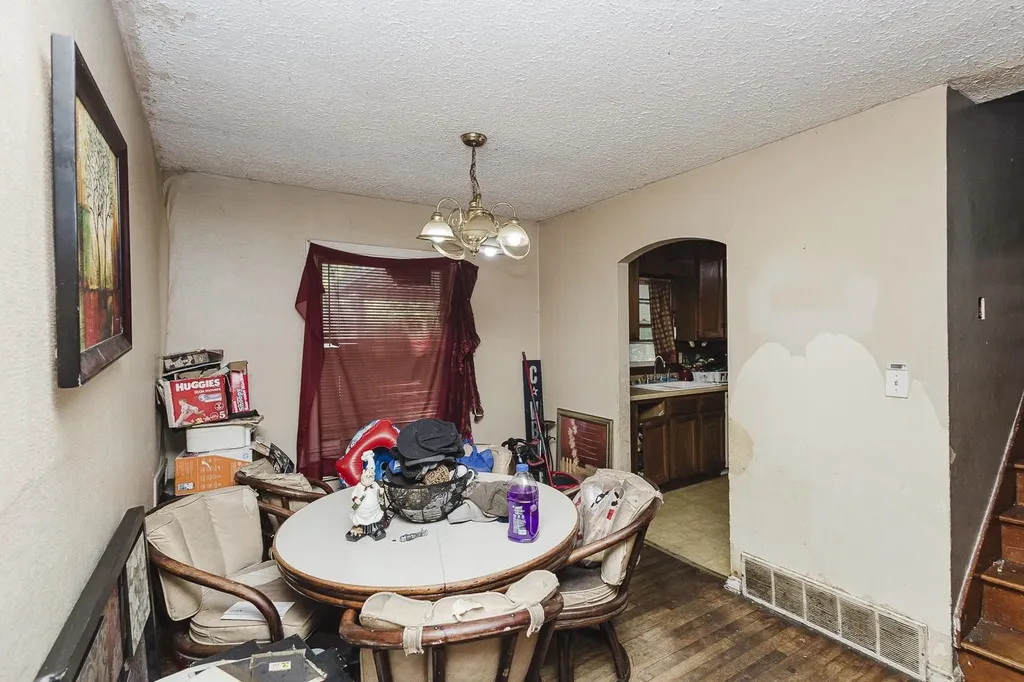 739 S Crestway Wichita KS 67218