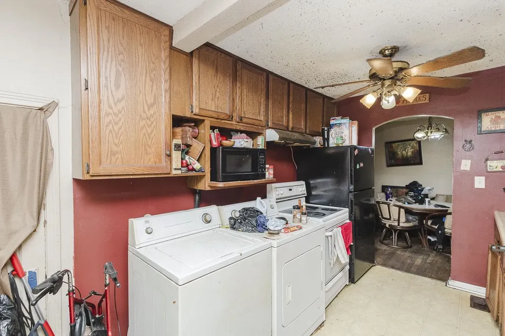 739 S Crestway Wichita KS 67218