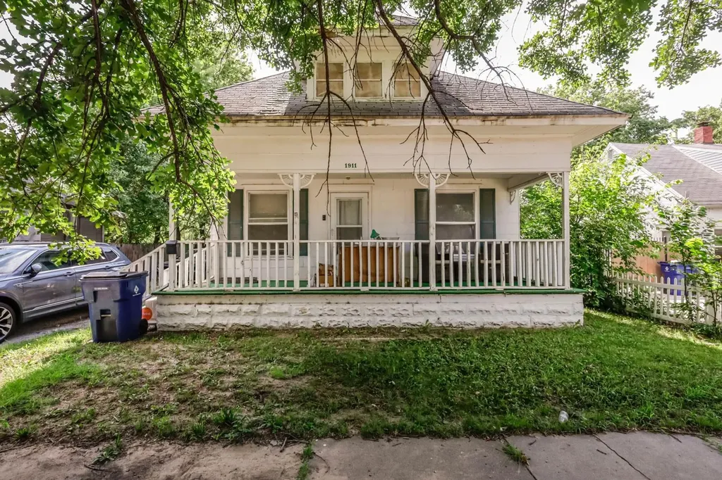 1911 S Saint Francis Wichita KS 67211