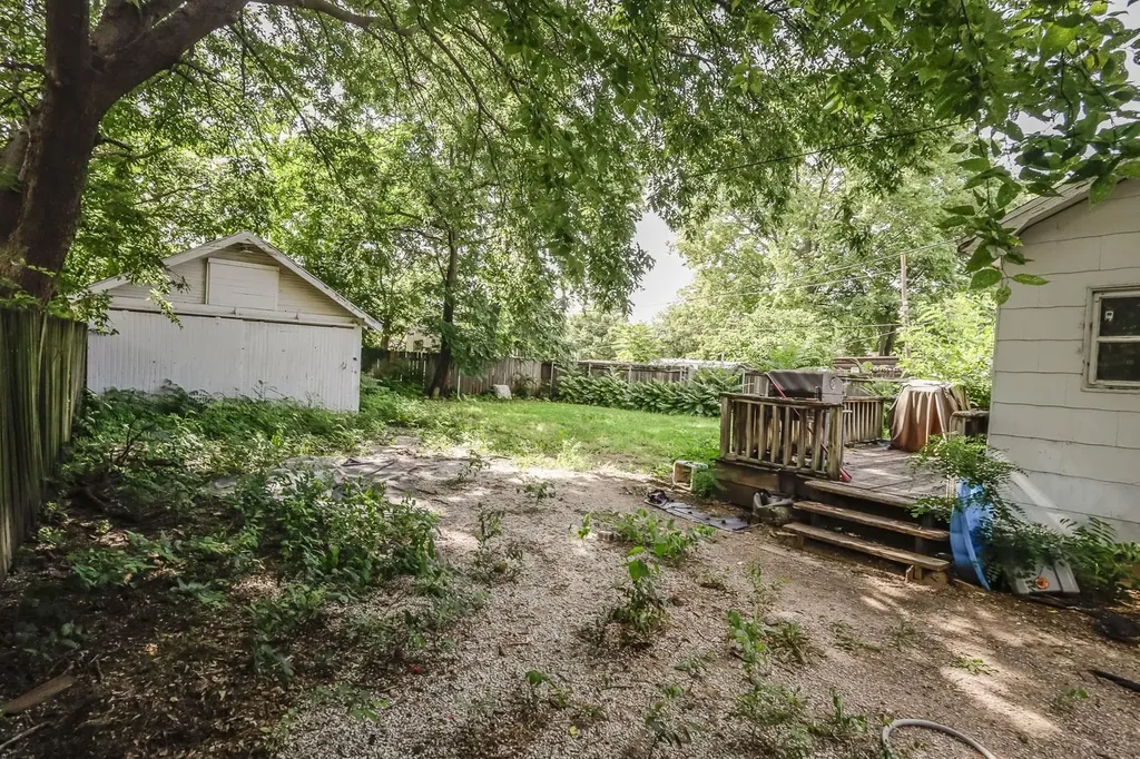 1911 S Saint Francis Wichita KS 67211