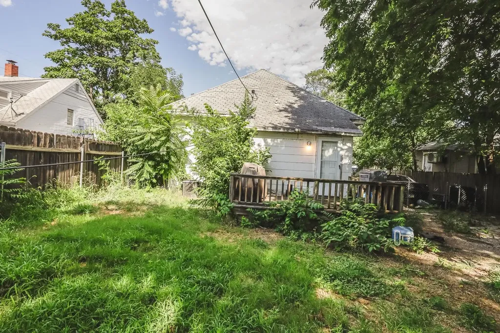 1911 S Saint Francis Wichita KS 67211