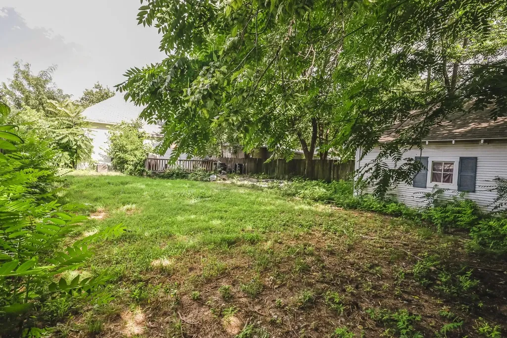 1911 S Saint Francis Wichita KS 67211