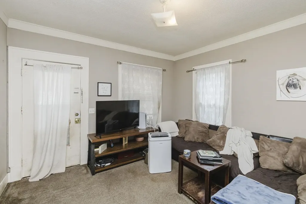 1911 S Saint Francis Wichita KS 67211