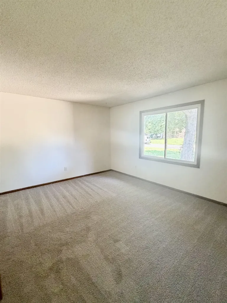 7411 E 18th Street N Wichita KS 67217