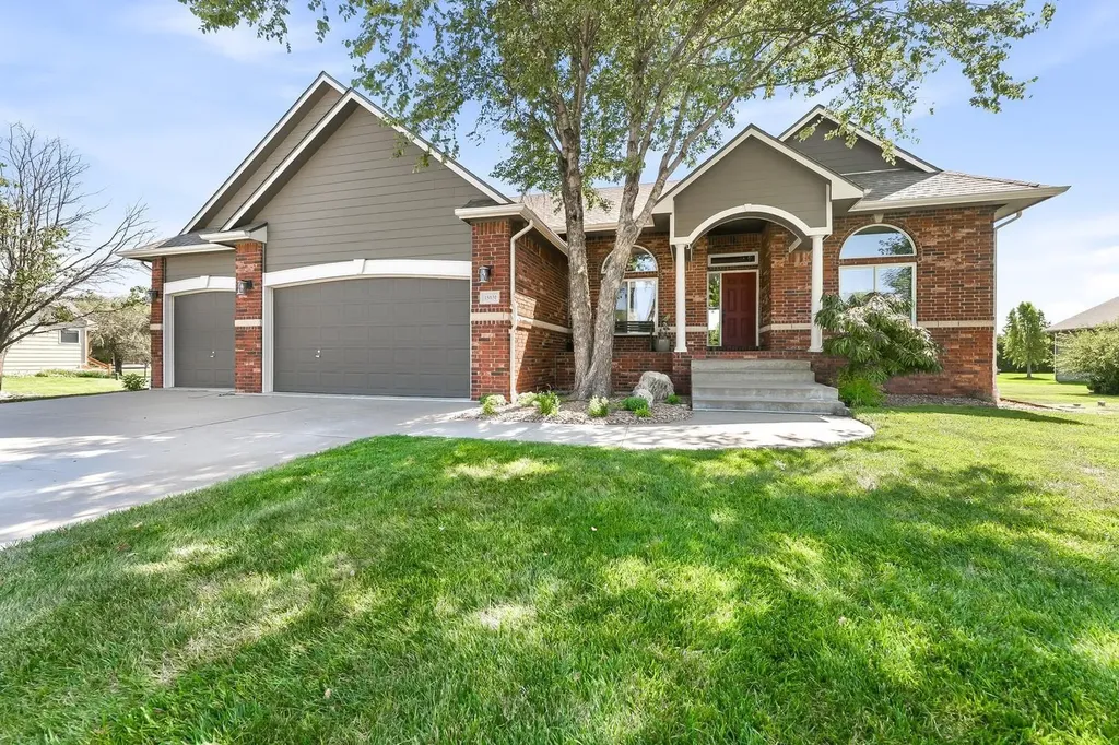 15031 W Shadow Lakes Wichita KS 67223