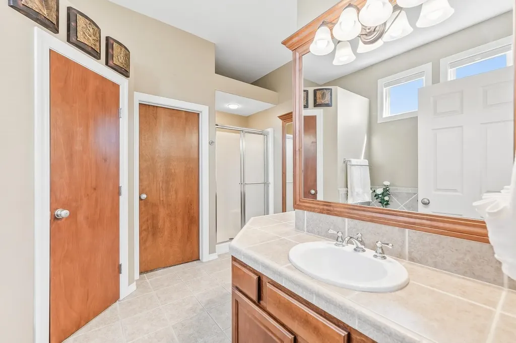 15031 W Shadow Lakes Wichita KS 67223