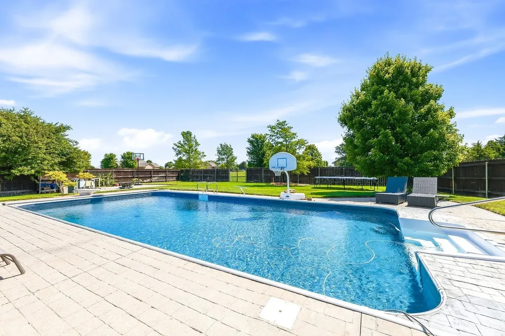 15031 W Shadow Lakes Wichita KS 67223