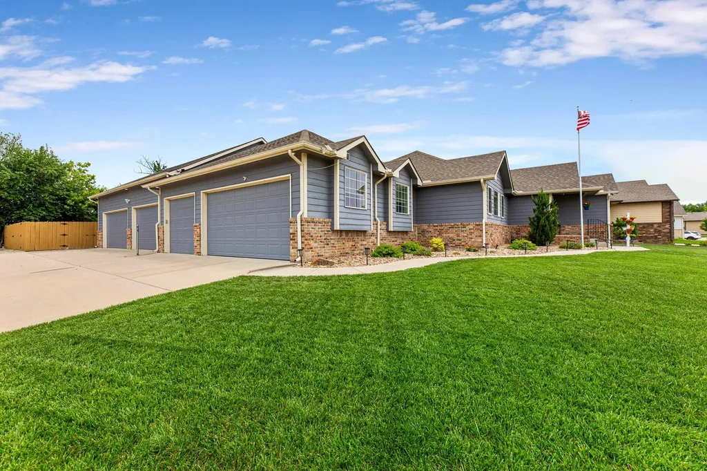 2102 S Cranbrook Street Wichita KS 67207