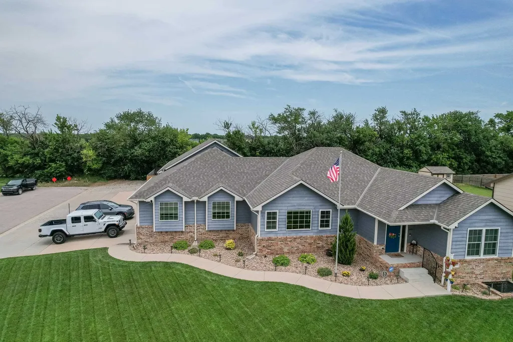 2102 S Cranbrook Street Wichita KS 67207