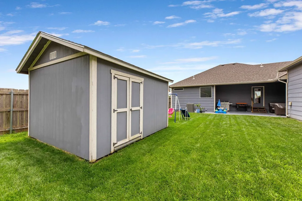 2102 S Cranbrook Street Wichita KS 67207