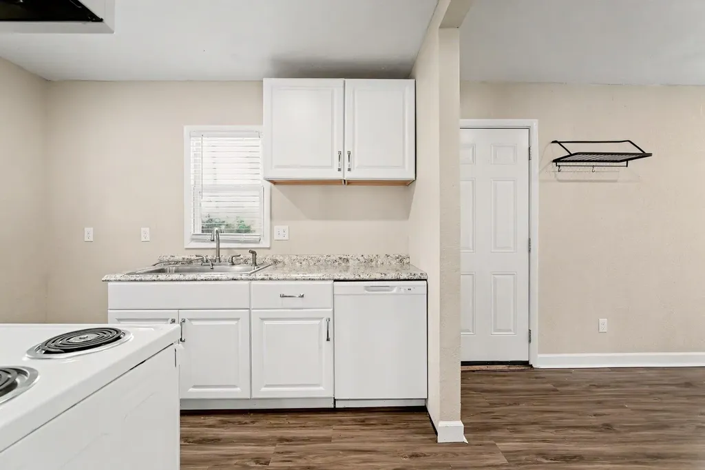 6515 N West Park View Street Park City KS 67219-1354